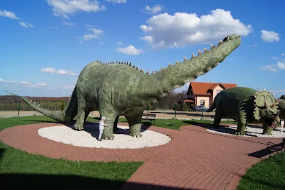 Wystawa replik dinozaurów w Głobikowej